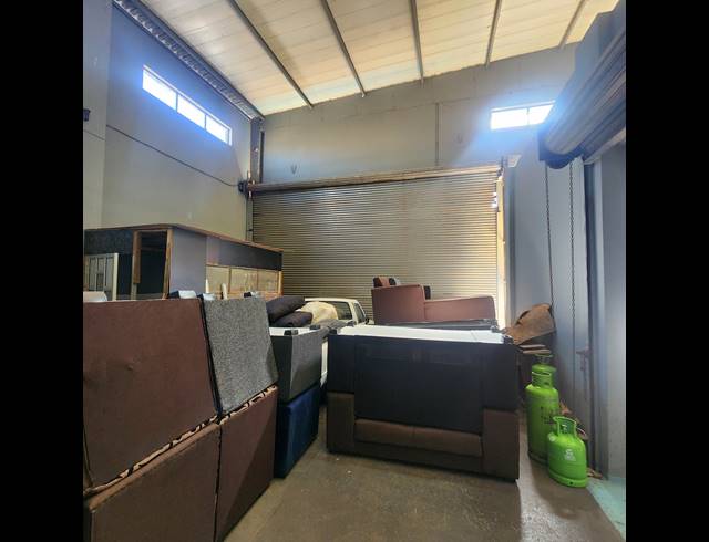 2,400M² WAREHOUSE FOR SALE IN NORTH BEACH